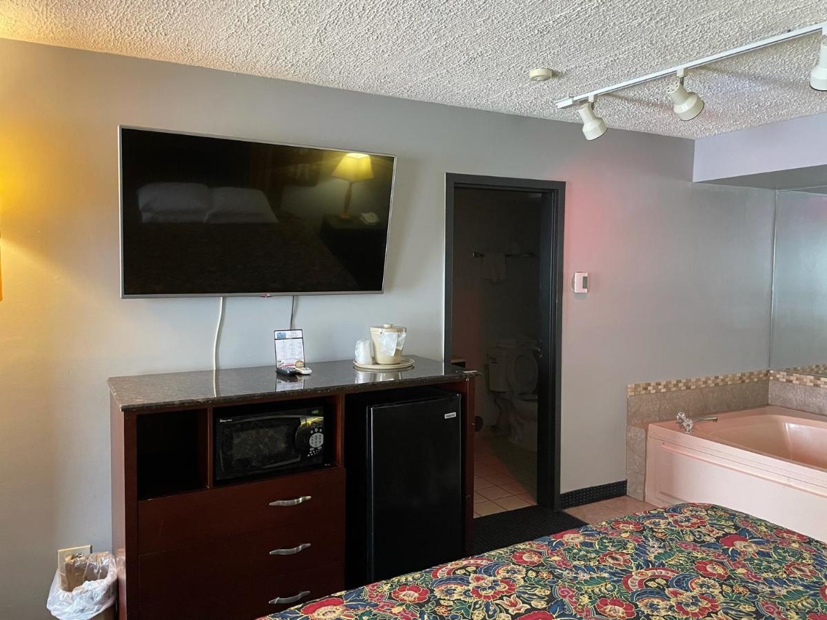 American Inn And Suites Countryside Exteriör bild