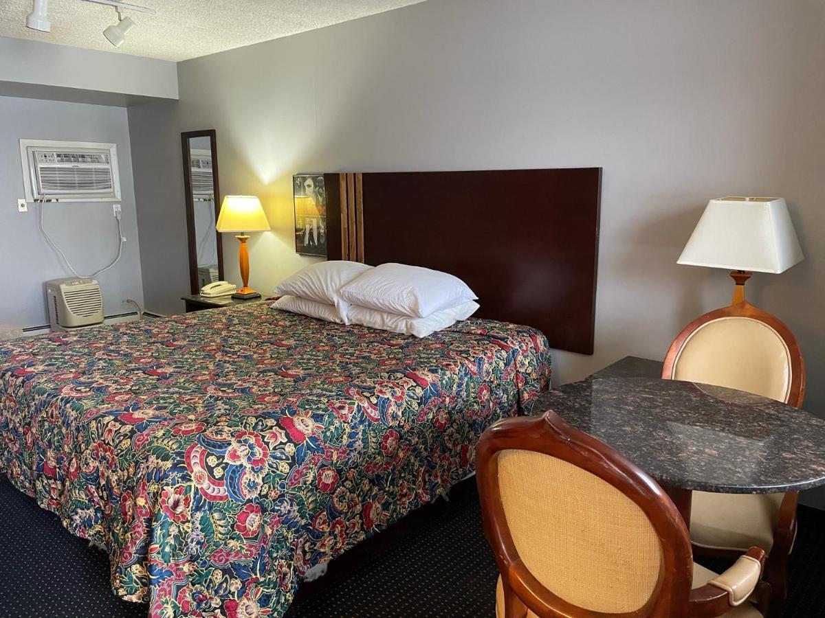 American Inn And Suites Countryside Exteriör bild