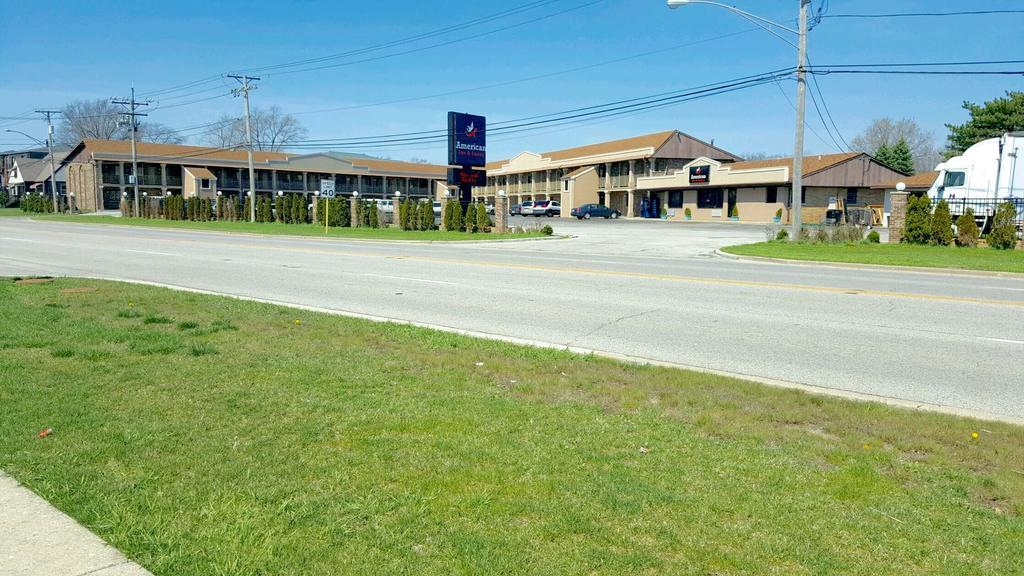 American Inn And Suites Countryside Exteriör bild