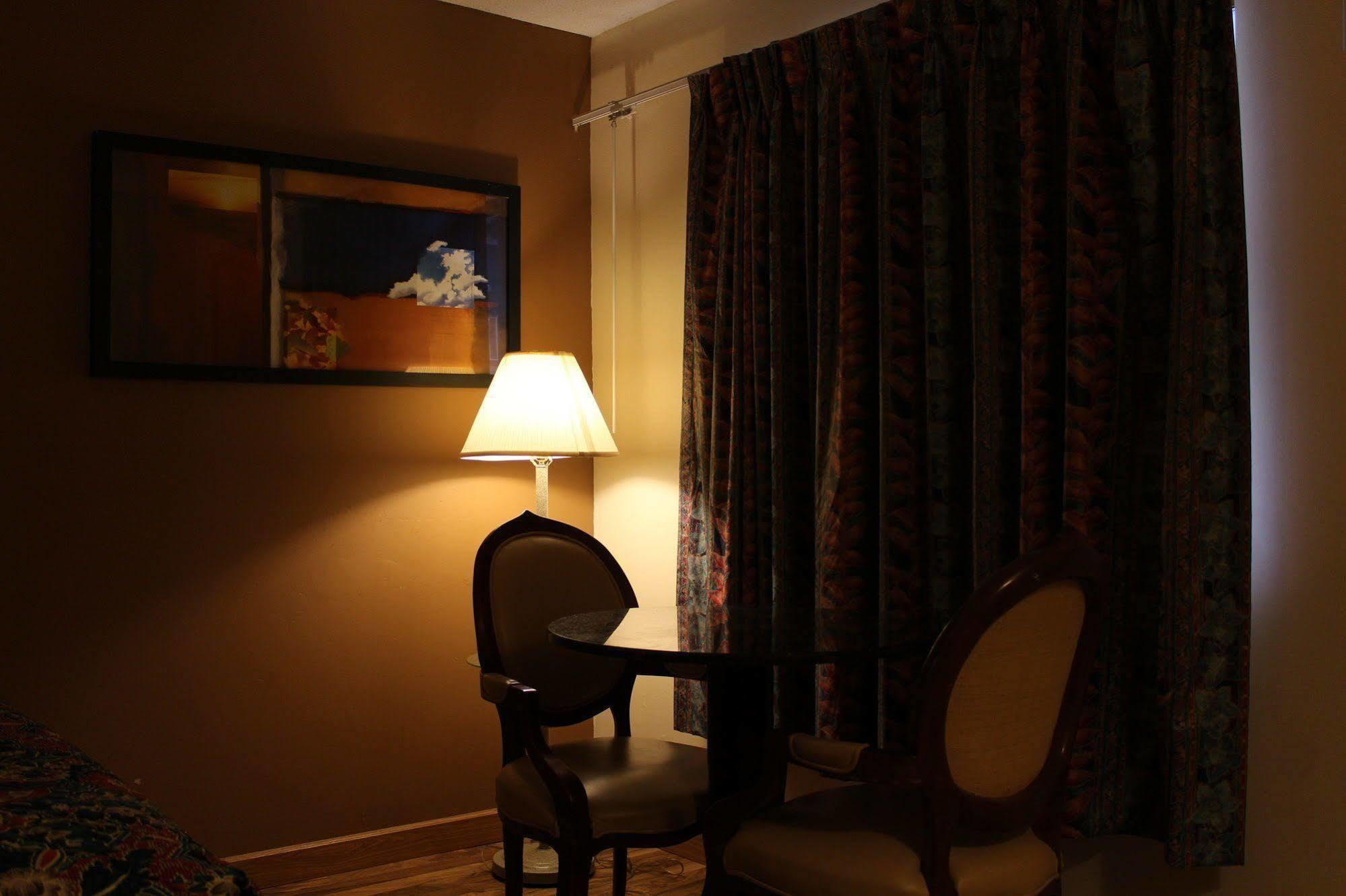 American Inn And Suites Countryside Exteriör bild