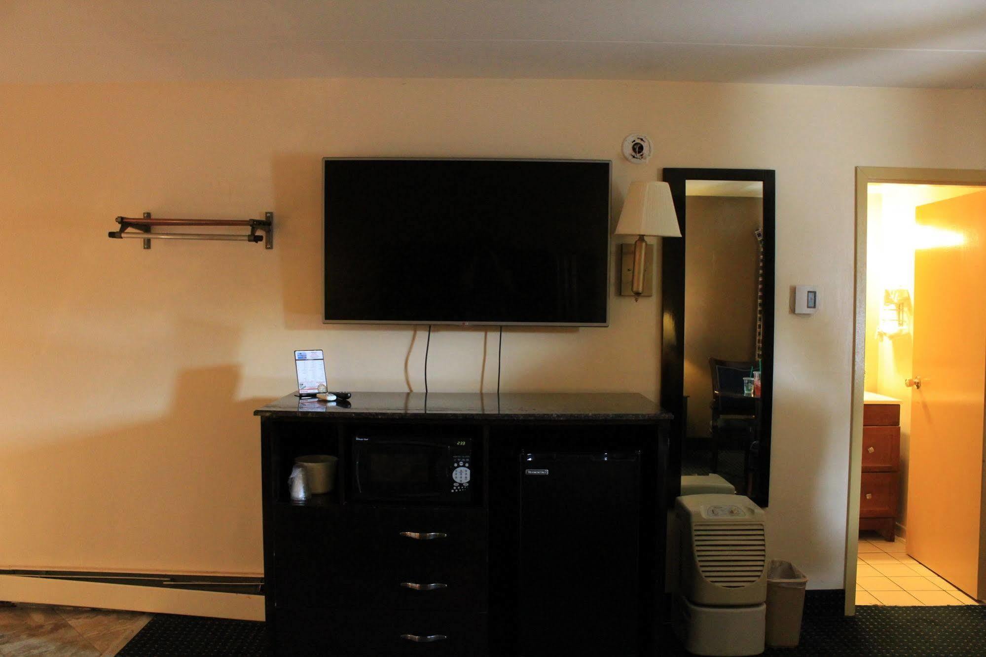 American Inn And Suites Countryside Exteriör bild