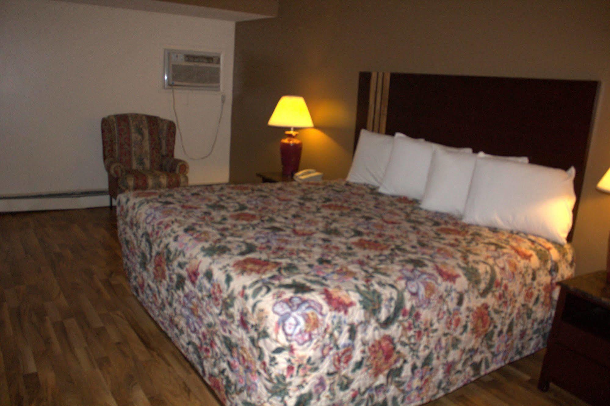 American Inn And Suites Countryside Exteriör bild