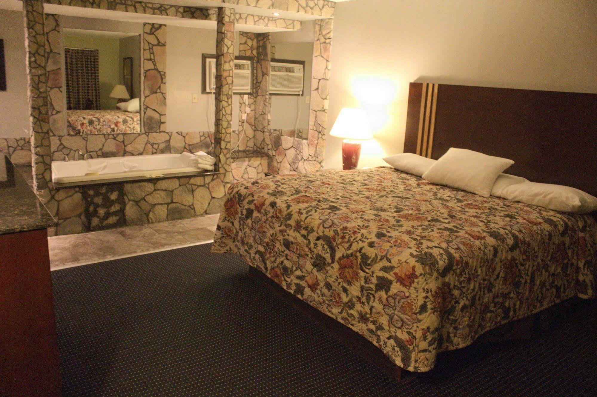 American Inn And Suites Countryside Exteriör bild